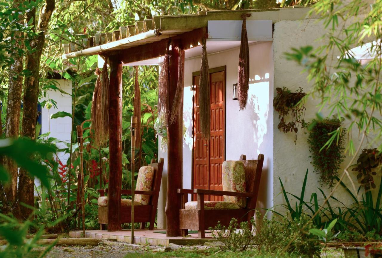Casa A Beira Do Rio Jaguareguava Na Mata Atlantica Em Bertioga Sp Villa ภายนอก รูปภาพ